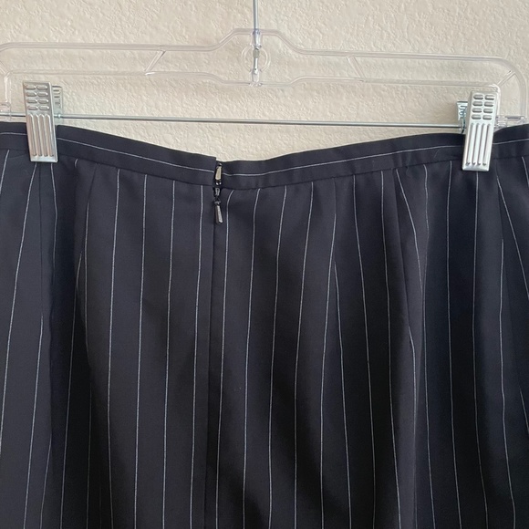 Talbots Skirt Women's Size 10 Petite Navy Blue Pinstripe Wool Blend Academia - Picture 4 of 4